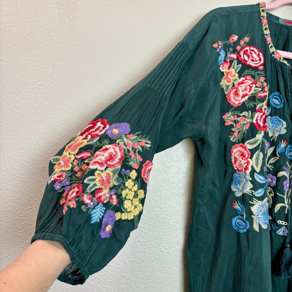 NWT Johnny Was Zedonia Embroidered Tunic Top Green Floral Bohemian Blouse M - Picture 6 of 12